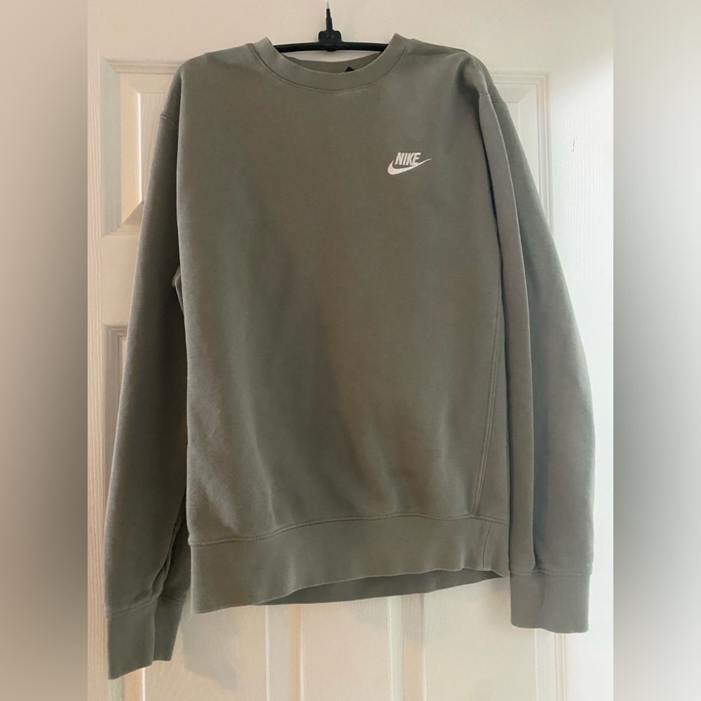 Nike Sweatshirt in Great Used Condition